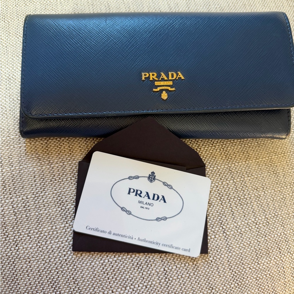 Prada Navy Blue Wallet with Gold Logo - Picture 6 of 13